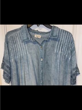 NWOT POL Light Blue Washed Button-Up Shirt S